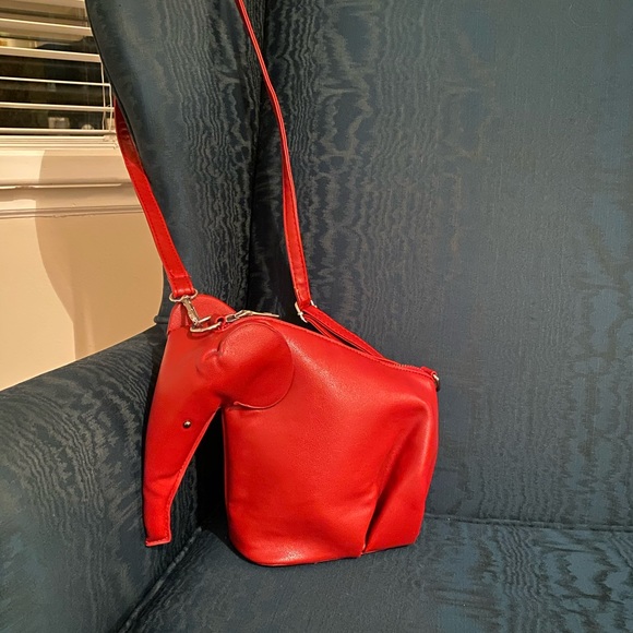 Elephant Crossbody - Picture 1 of 3